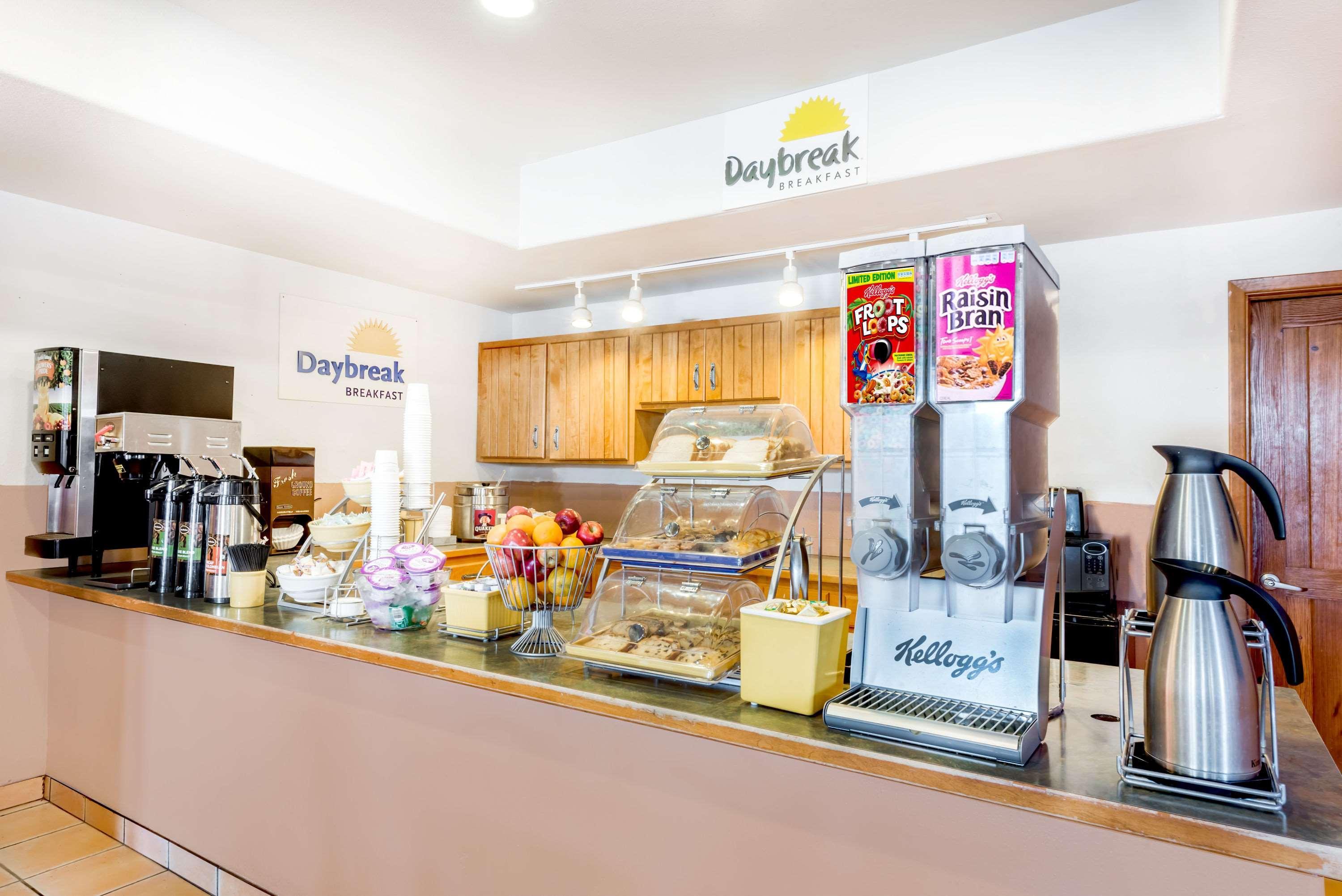 Days Inn & Suites By Wyndham Лордсберг Экстерьер фото