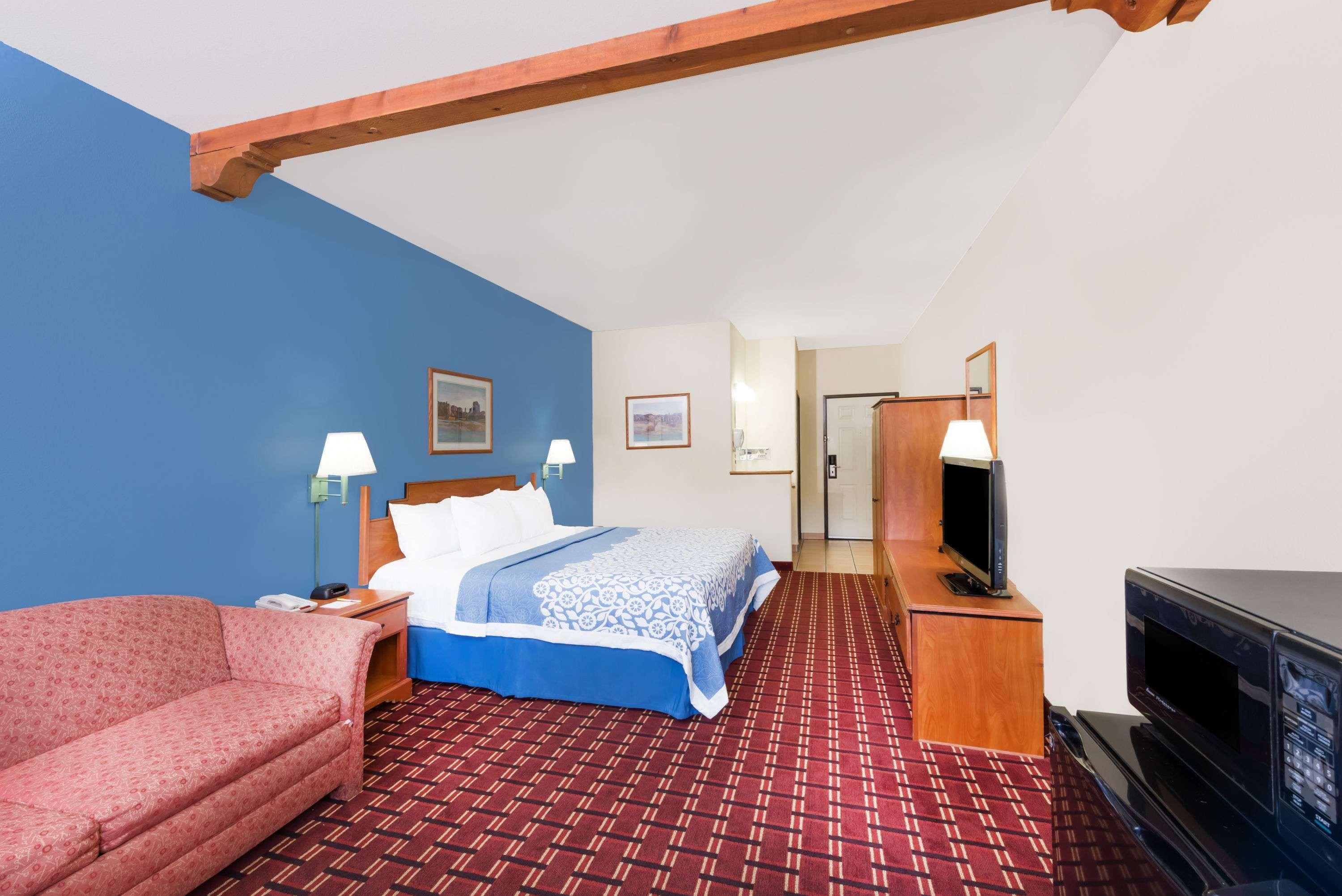 Days Inn & Suites By Wyndham Лордсберг Экстерьер фото